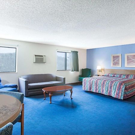 מלון Super 8 By Wyndham הוט ספרינגס מראה חיצוני תמונה